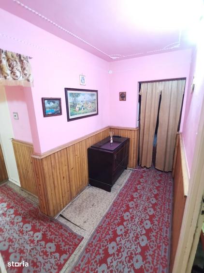 Apartament cu 4 camere decomandat în Central