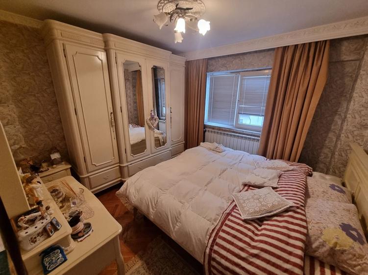 Apartament cu 4 camere decomandat, mobilat în Faleza Nord