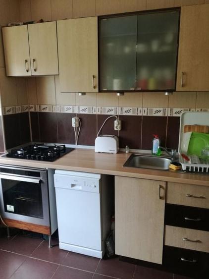 Apartament cu 3 camere semidecomandat în Iancului