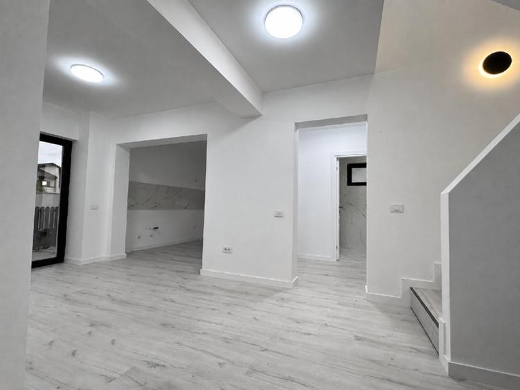 Casă individuală cu 4 camere cu Canalizare în Odăile