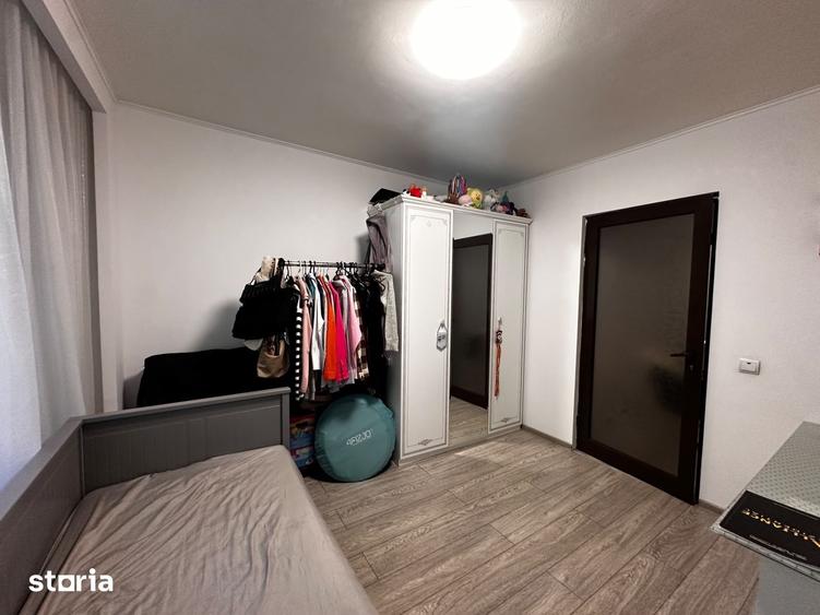 Apartament cu 3 camere decomandat în Berceni