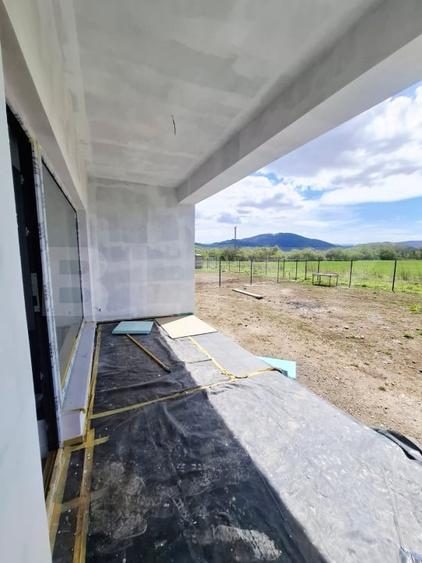 Casă individuală cu 5 camere cu Teren 500 Mp în Tărlungeni