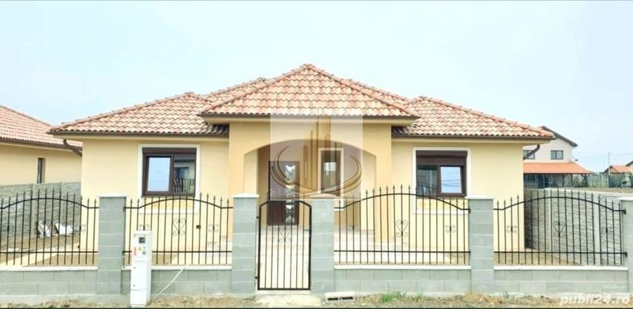 Casă individuală cu 4 camere cu Canalizare în Șag
