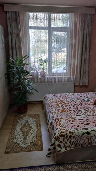 vand apartament 2 camere central - 1