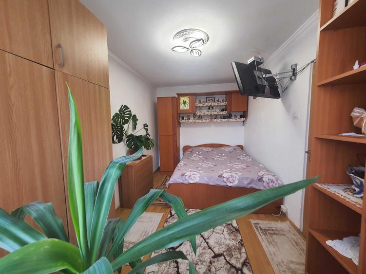 Apartament cu 2 camere semidecomandat în Km 4
