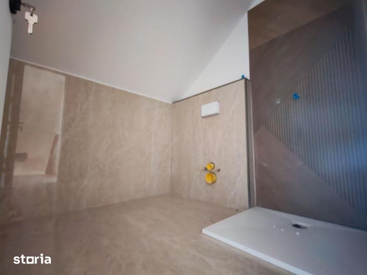 Casă cu 4 camere cu Teren 200 Mp în Lumina