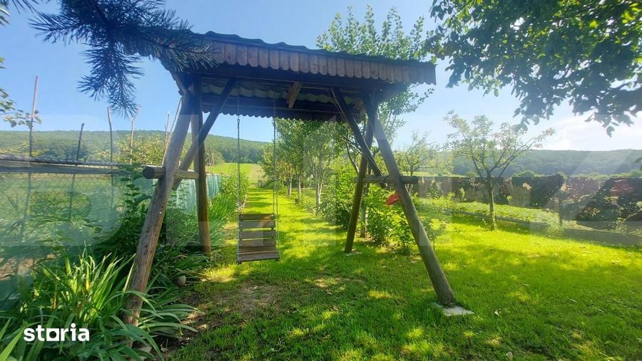 Casă cu 5 camere cu Teren 4427 Mp în Holbav