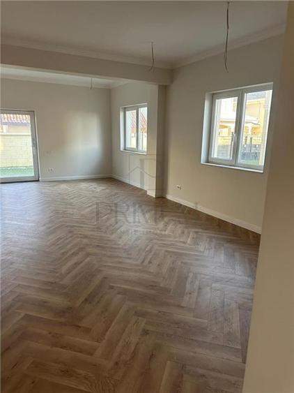 Duplex cu 4 camere cu Canalizare în Dumbrăvița