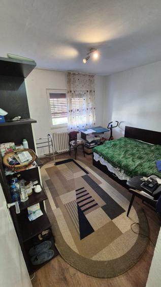 Apartament cu 3 camere în Cetate
