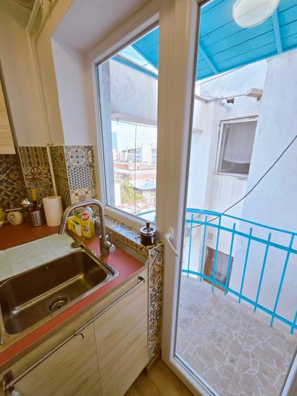 Apartament cu 3 camere semidecomandat în Cișmigiu