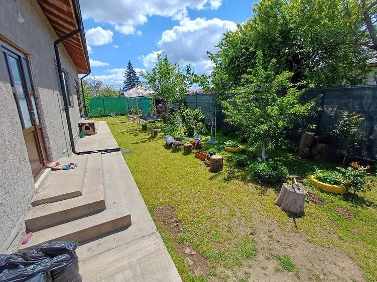 Casă cu 3 camere cu Teren 500 Mp în Postăvari