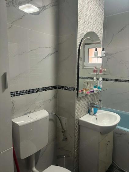Apartament cu 2 camere decomandat în Micro 17