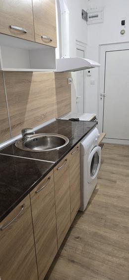 Apartament cu 36 camere decomandat în Punctele Cardinale