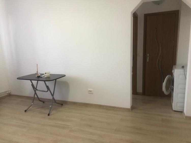 Inchiriez apartament 2 camere Pitesti Trivale etaj 4 - 1