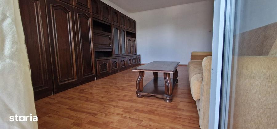 Apartament cu 4 camere decomandat în Gara