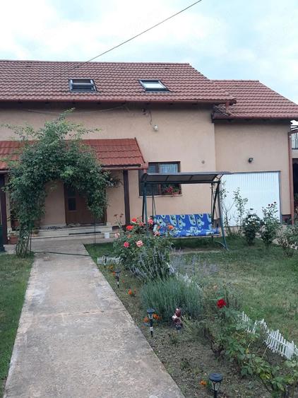 Casă cu Teren 1268 Mp în Central