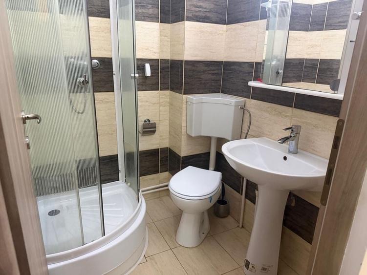 Apartament cu 3 camere decomandat în Exterior Vest