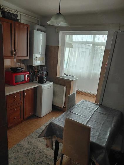 Apartament cu 3 camere decomandat în Popa Șapcă
