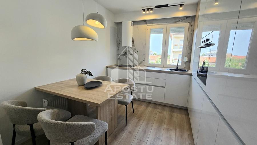 Apartament cu 3 camere semidecomandat, mobilat în Circumvalațiunii