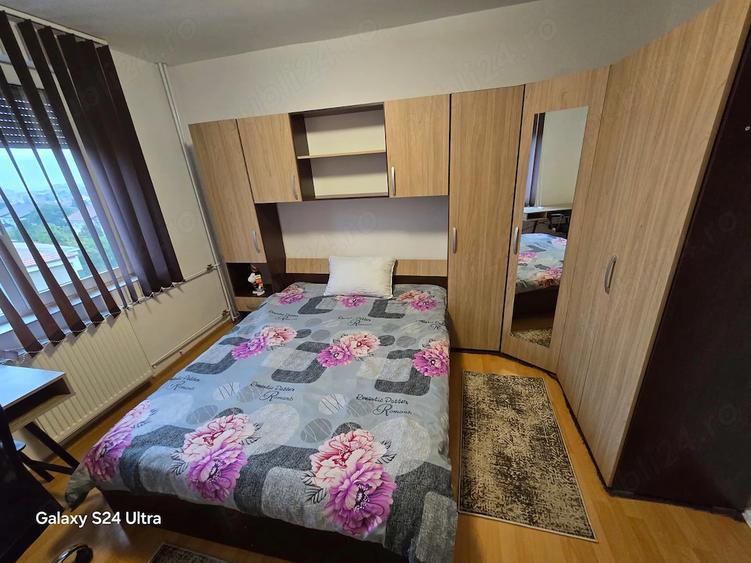 Apartament cu 4 camere în Decebal