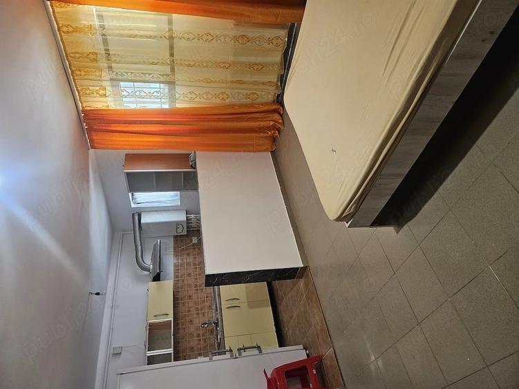 Garsonieră decomandată în Central