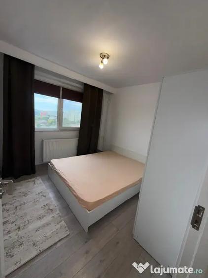 Apartament cu 2 camere decomandat în Victoriei