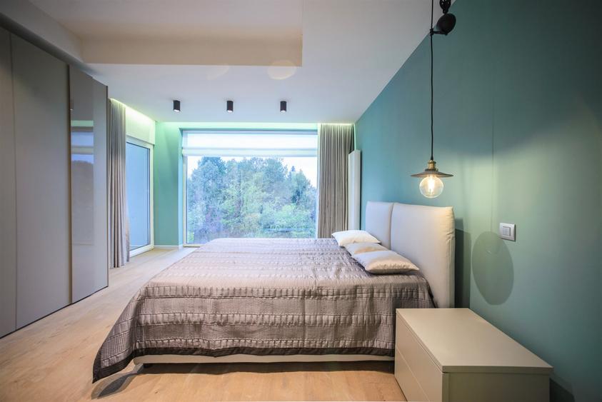 Apartament cu 4 camere semidecomandat, mobilat în Iancu Nicolae
