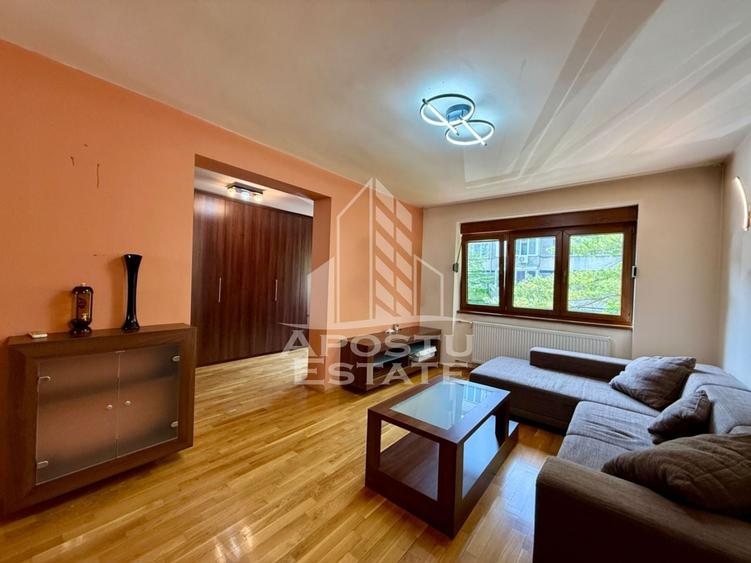 Apartament cu 4 camere decomandat, mobilat în Medicină