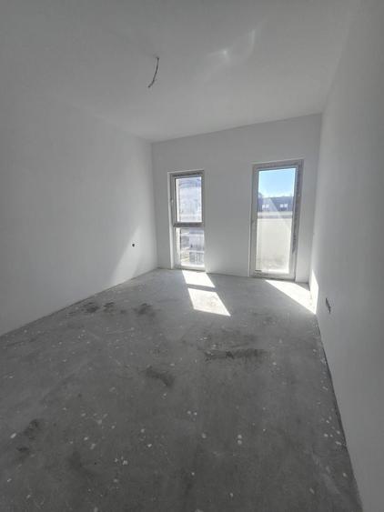 Apartament cu 2 camere semidecomandat în Florești