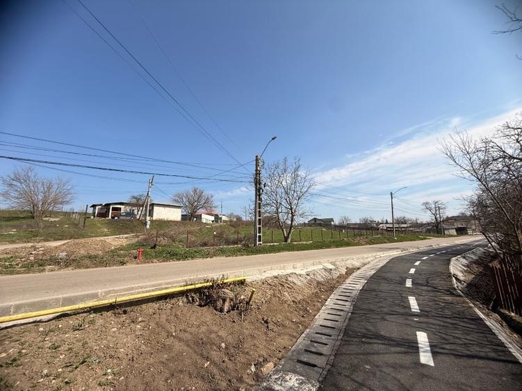 Teren Construcții intravilan de 3270 mp, în Roata de Jos