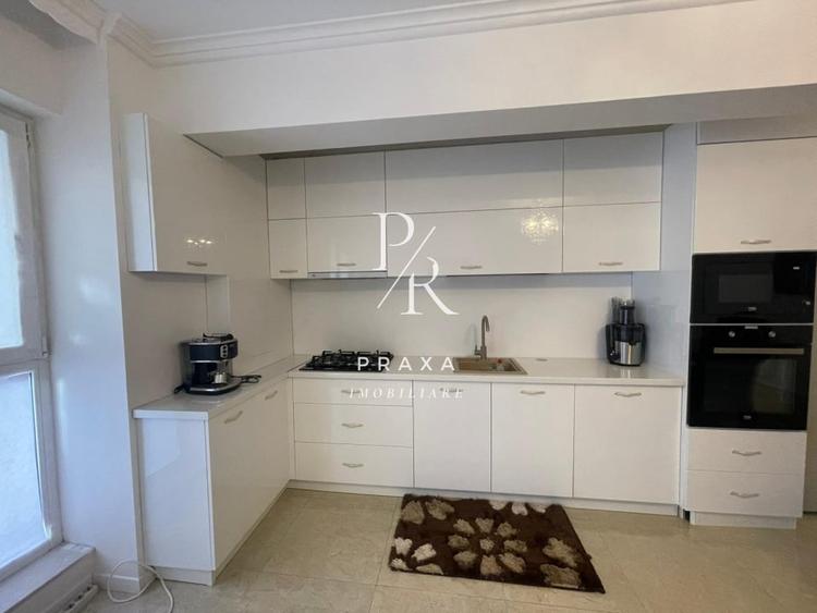 Apartament cu 4 camere semidecomandat, mobilat în Florești