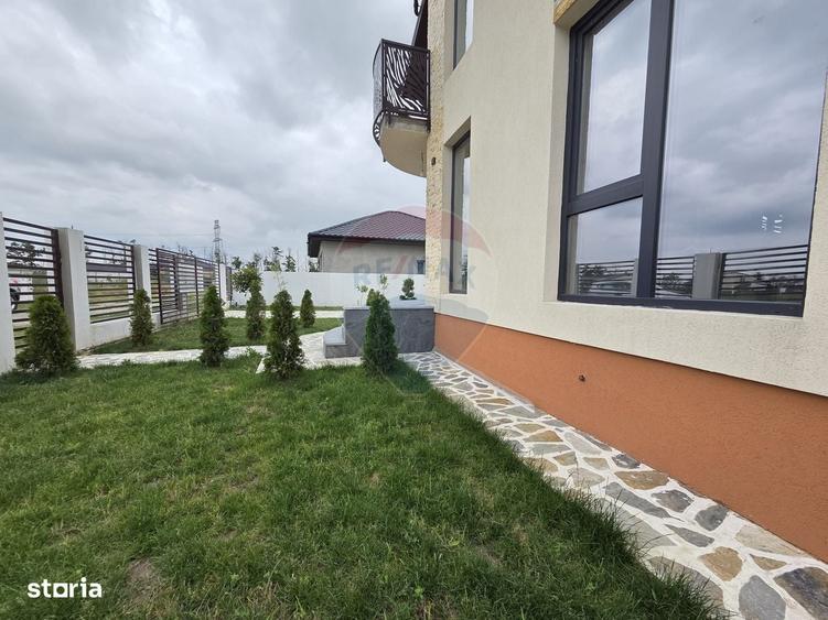 Casă cu 4 camere în Petrești