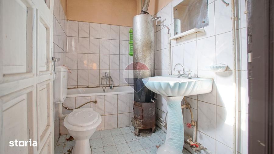 Casă cu 6 camere cu Teren 1915 Mp în Predeluț