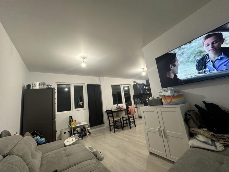Apartament cu 4 camere decomandat în George Enescu