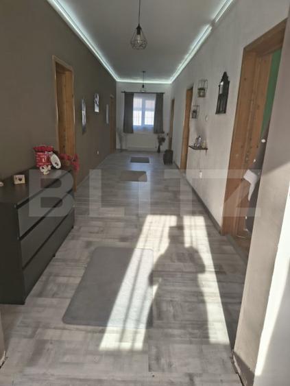 Casă cu 5 camere cu Teren 1325 Mp în Central