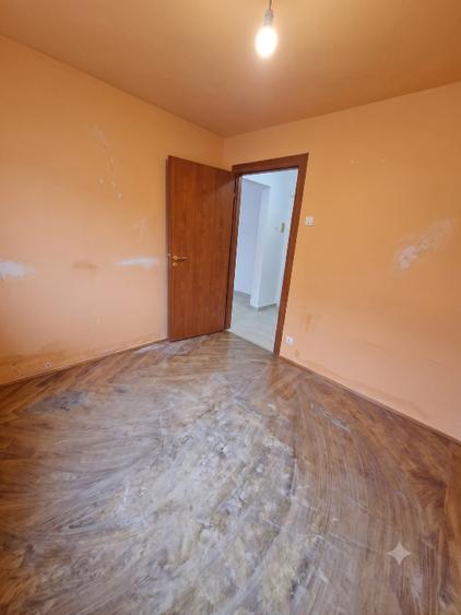 Apartament cu 2 camere decomandat în Tei