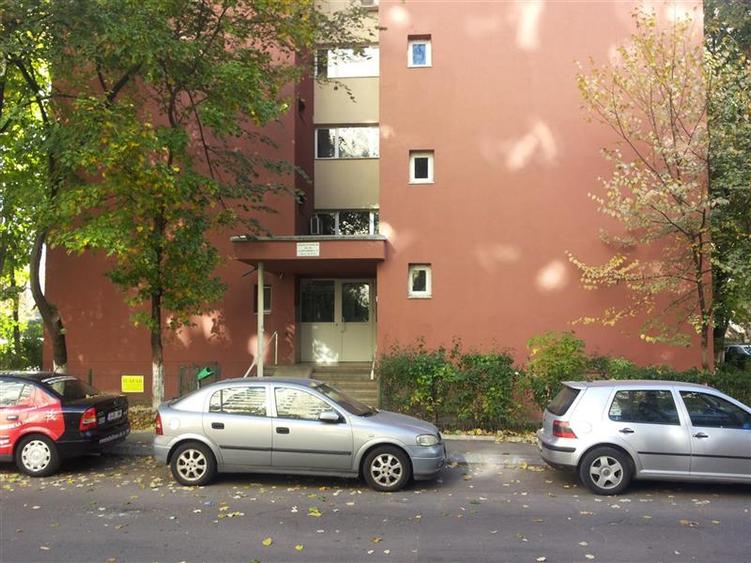 Inchiriere apartament 2 camere - Piata Muncii - Liceu Nicolae Teclu - 12