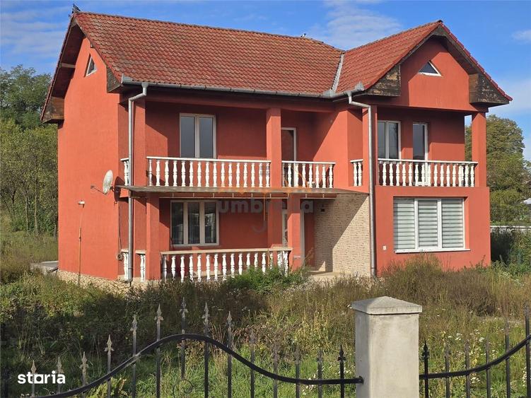 Casă cu 4 camere cu Teren 2424 Mp în Fundătura