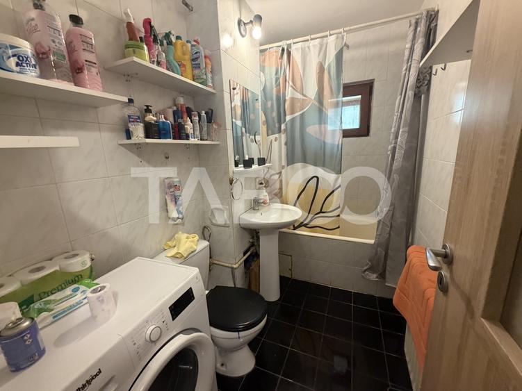 Apartament cu 3 camere decomandat, mobilat în Făgăraș