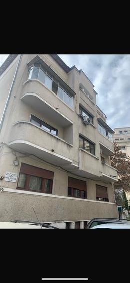 Apartament cu 3 camere circular, mobilat în Unirii