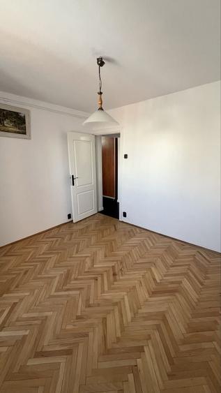 Apartament cu 3 camere decomandat în Rahova