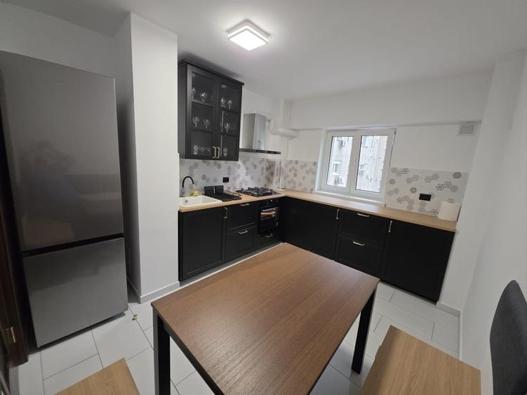 Apartament cu 2 camere semidecomandat, mobilat în Crângași