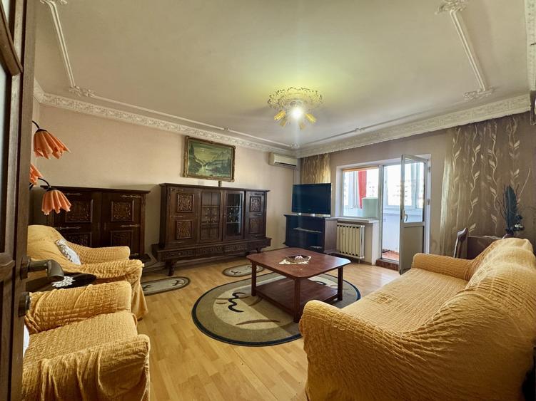Apartament cu 3 camere decomandat, mobilat în Vitan