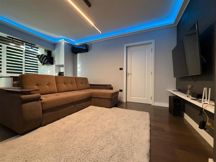 Apartament cu 3 camere decomandat, mobilat în Podu Roș