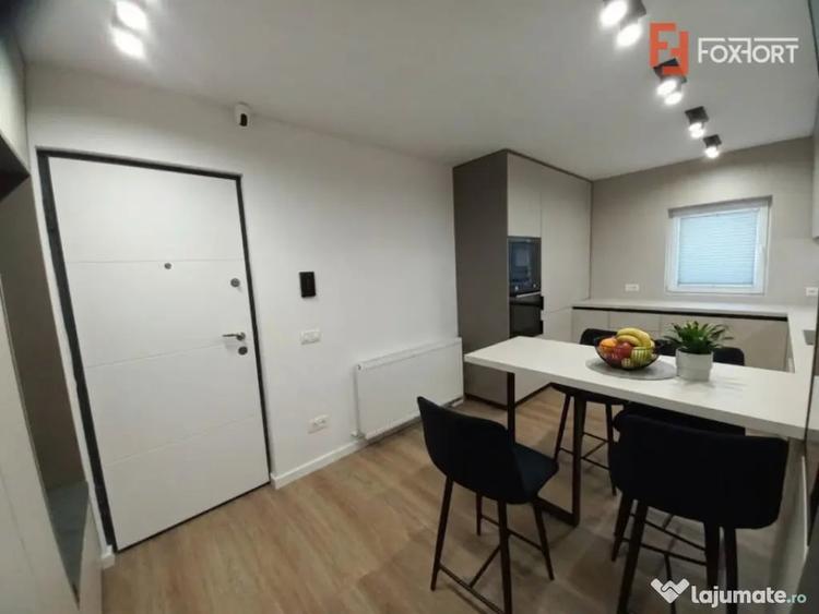 Apartament cu 4 camere decomandat în Central
