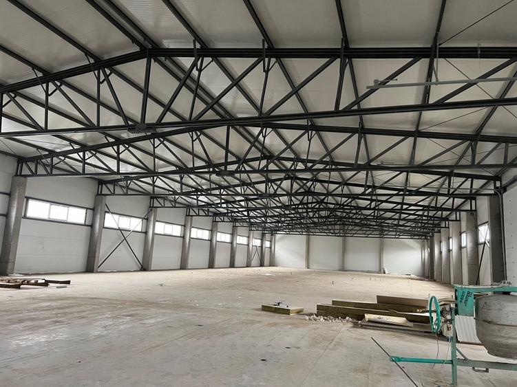 Spațiu industrial, de 1,950 mp, în Nord