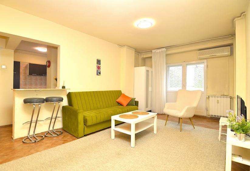 Apartament cu 2 camere decomandat, mobilat în Decebal