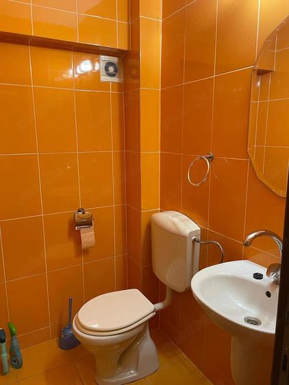 Spațiu comercial, de 75 mp, în Central