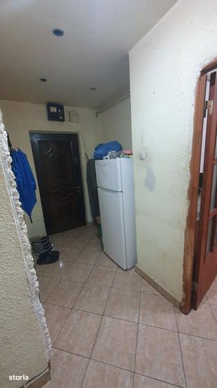 Apartament cu 3 camere decomandat în Berceni — fotografia 3