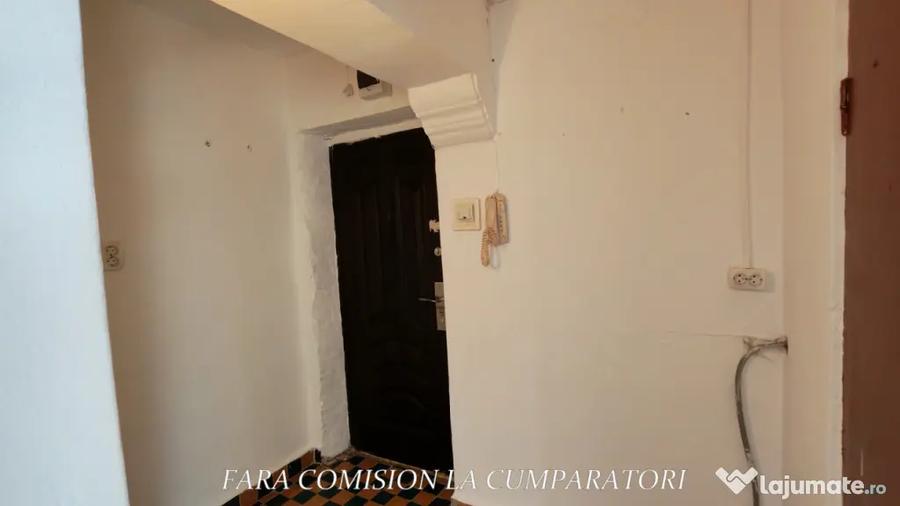 Apartament cu 2 camere semidecomandat în Petrișor
